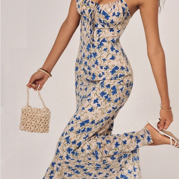 Commense Floral Maxi Dress in Blue and Cream - Picture 3 of 3